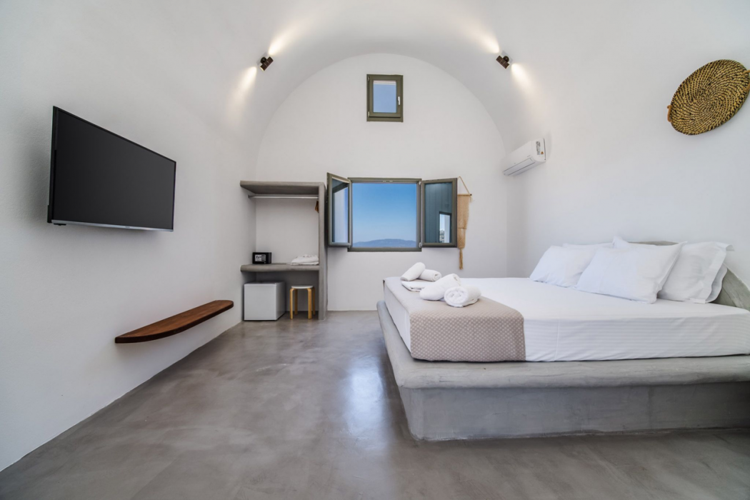 Amethyst Exclusive Suites Oia 18/72