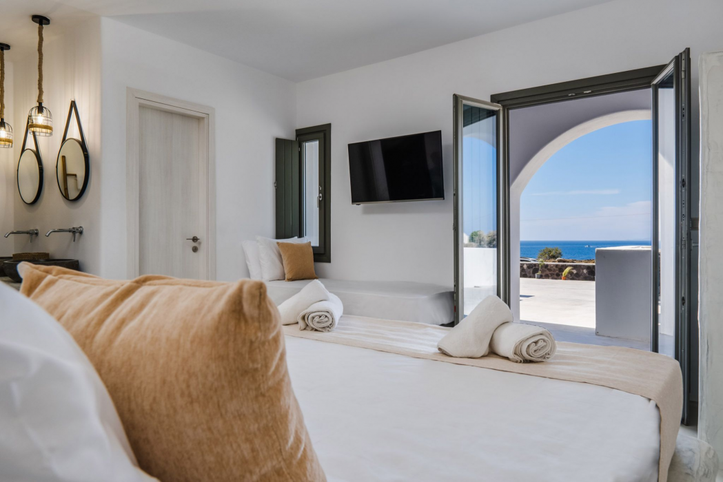 Amethyst Exclusive Suites Oia 26/72