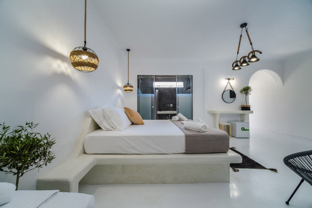 Amethyst Exclusive Suites Oia 27/72
