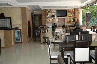 Basil's Apart Hotel 28/51