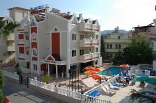 Basil's Apart Hotel 2/51