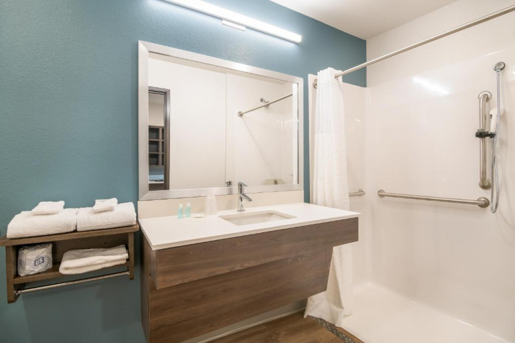 WoodSpring Suites Colorado Springs North - Air Force Academy 26/27