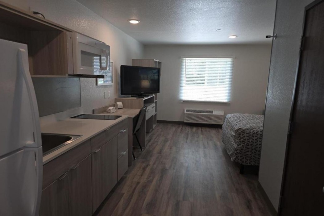 WoodSpring Suites Jackson Hub City 17/63