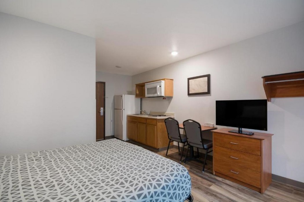 WoodSpring Suites Macon West I-475 12/33