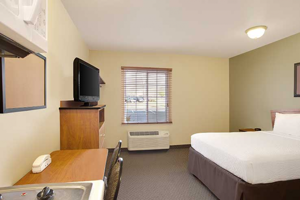 WoodSpring Suites Richmond West I-64 16/34
