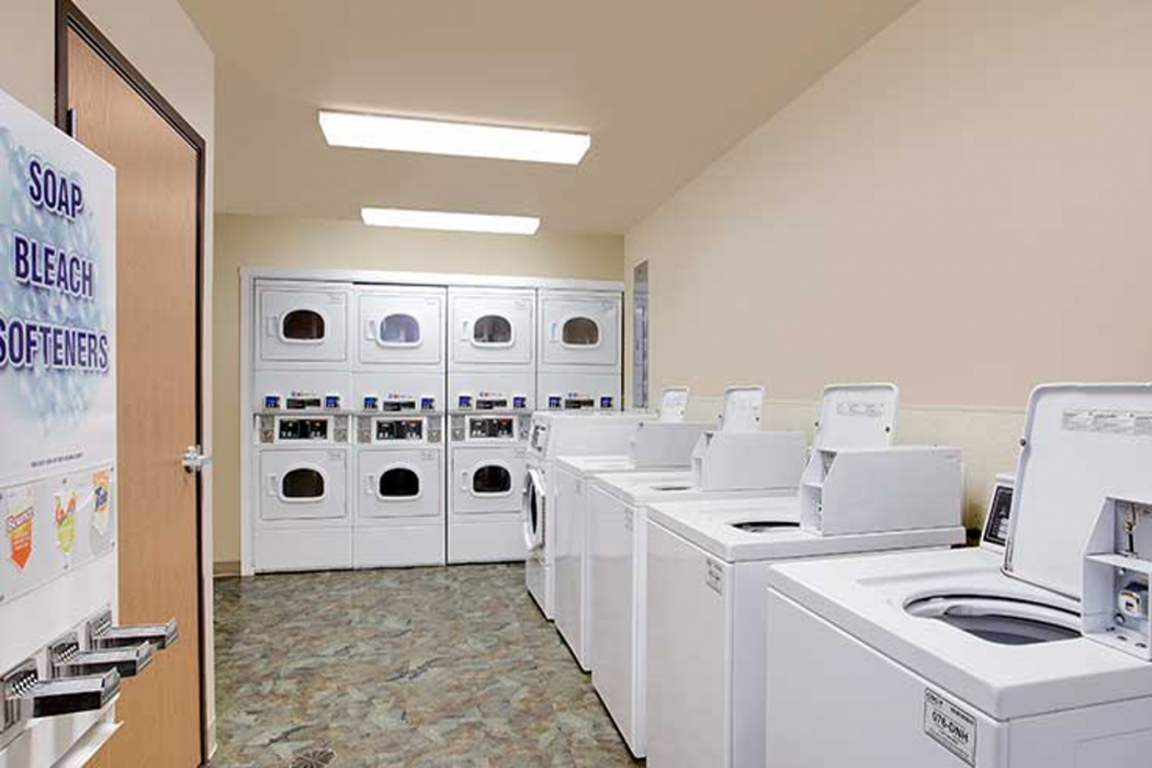 WoodSpring Suites Richmond West I-64 24/34