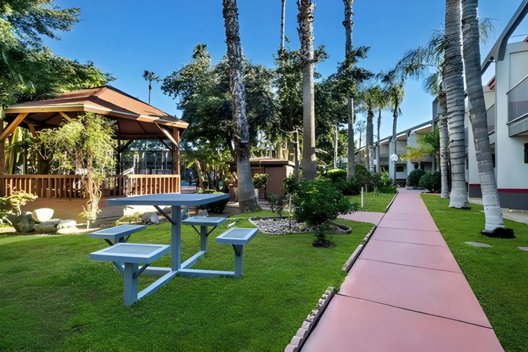 SureStay by Best Western Bakersfield Central 26/60