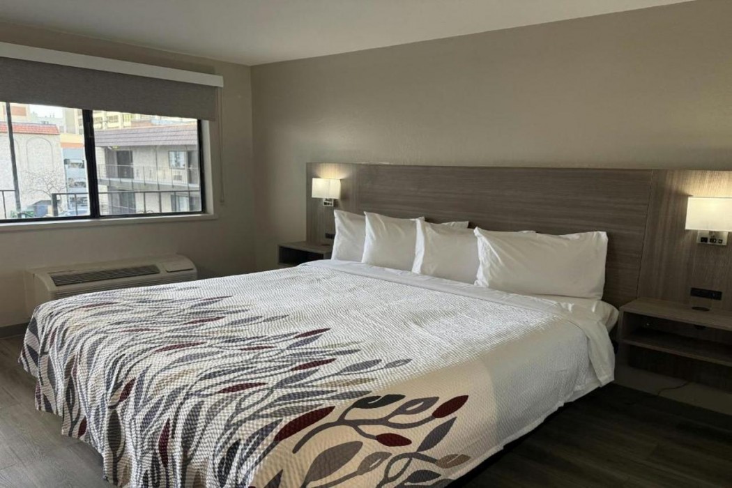 Red Roof Inn Reno - Downtown 12/16