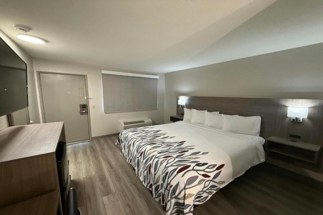 Red Roof Inn Reno - Downtown 10/16