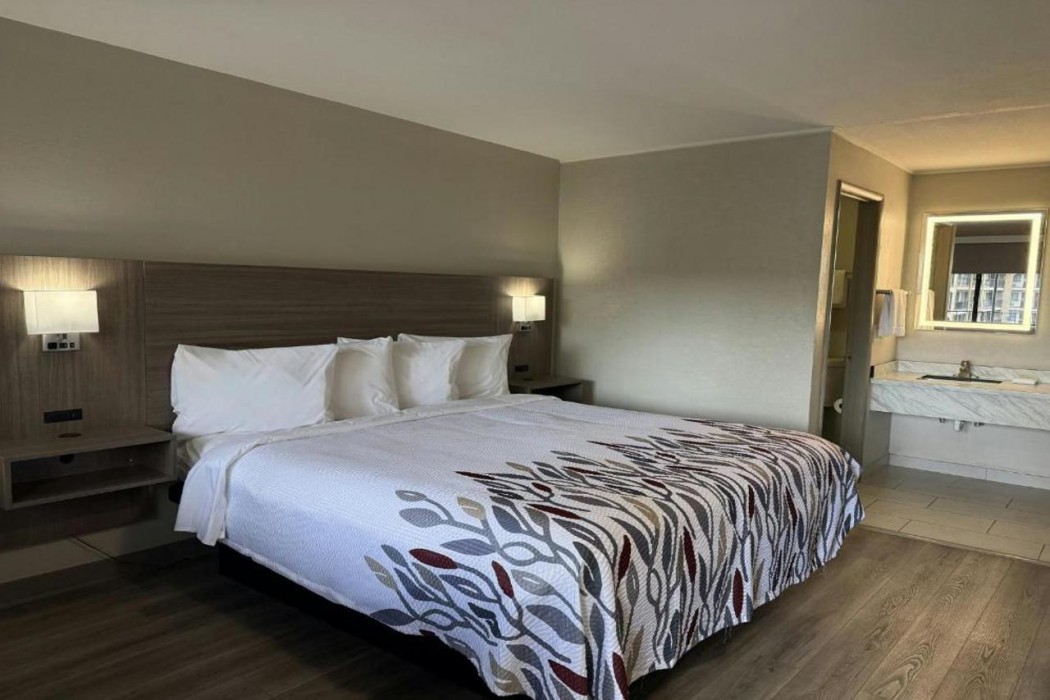 Red Roof Inn Reno - Downtown 11/16