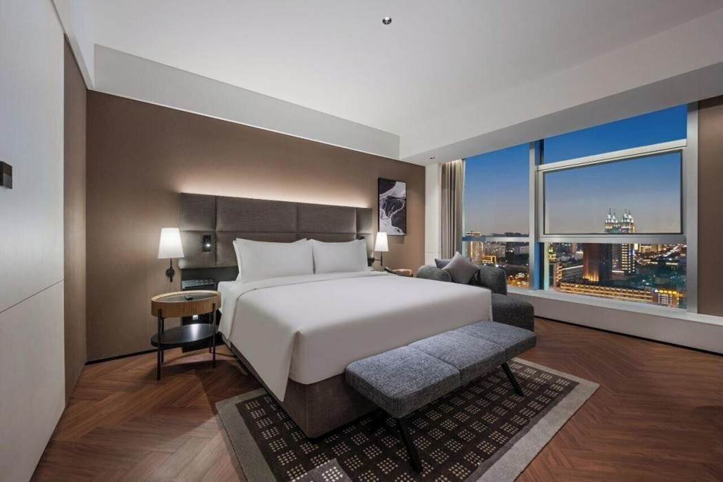 Howard Johnson By Wyndham Phnom Penh Tk 12/57