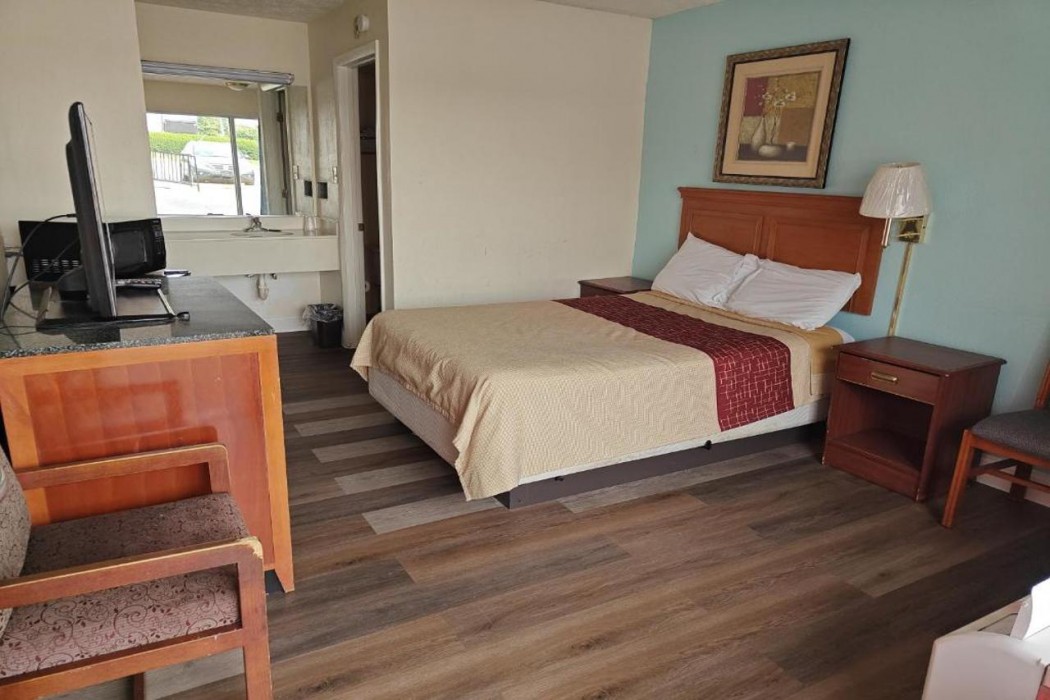 Travelodge by Wyndham Richmond Kentucky 5/35