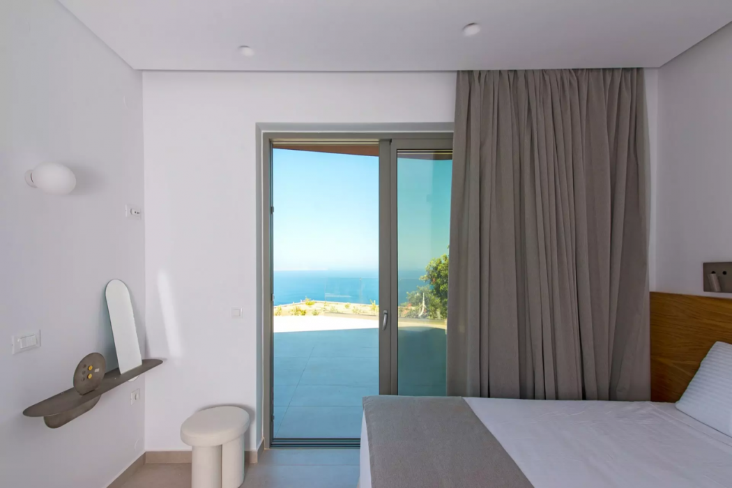 Plethora Luxury Suites 13/29