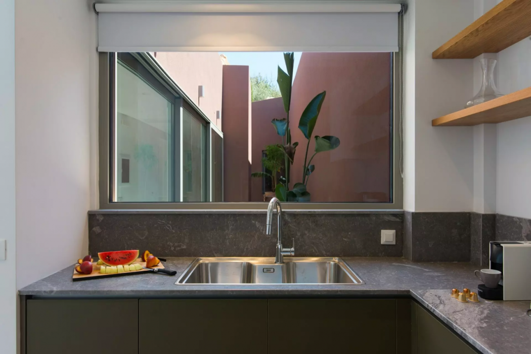 Plethora Luxury Suites 15/29