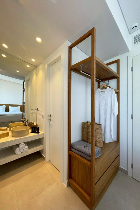 Plethora Luxury Suites 8/29