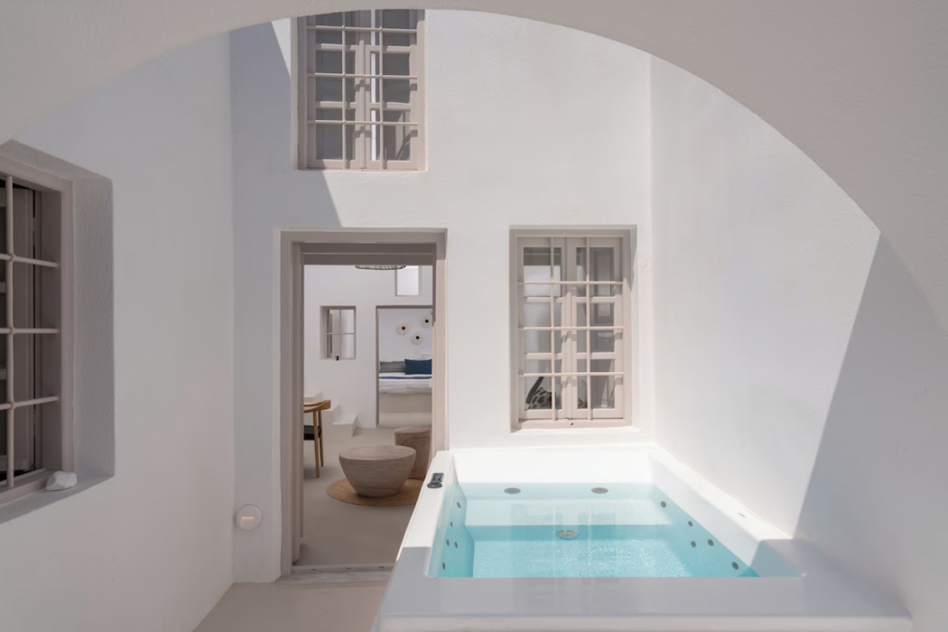 You and Me Suites Oia 14/16