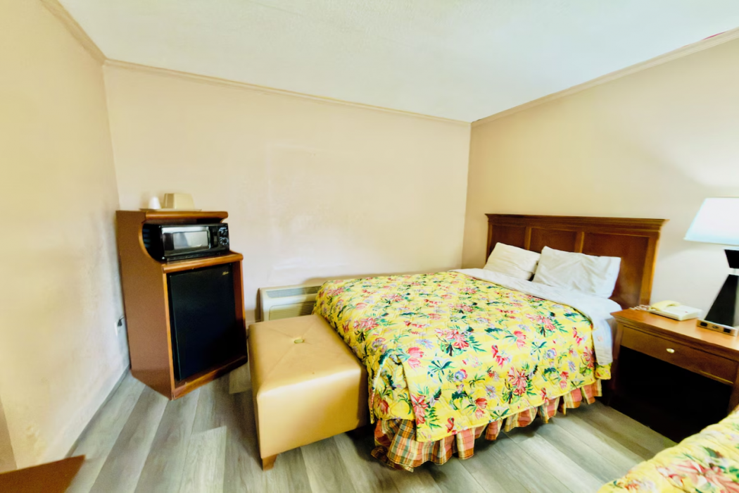 Motel 6 Williamston, NC - Highway 17 14/61