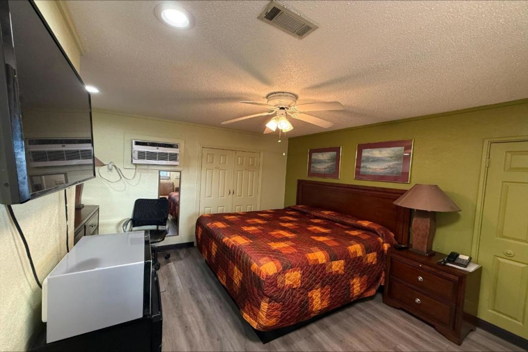 OYO Riveria Motel 8/8