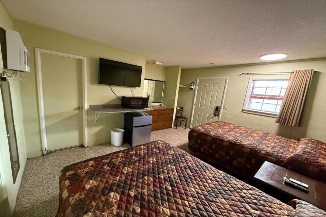 OYO Riveria Motel 7/8