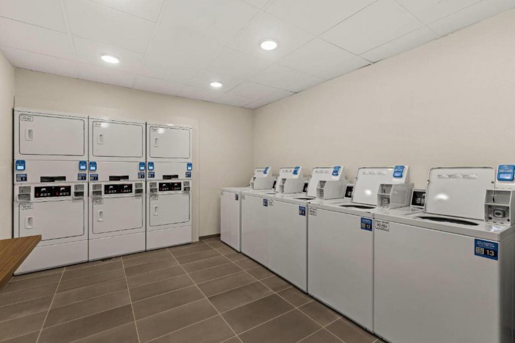 Everhome Suites Denver Airport 26/40
