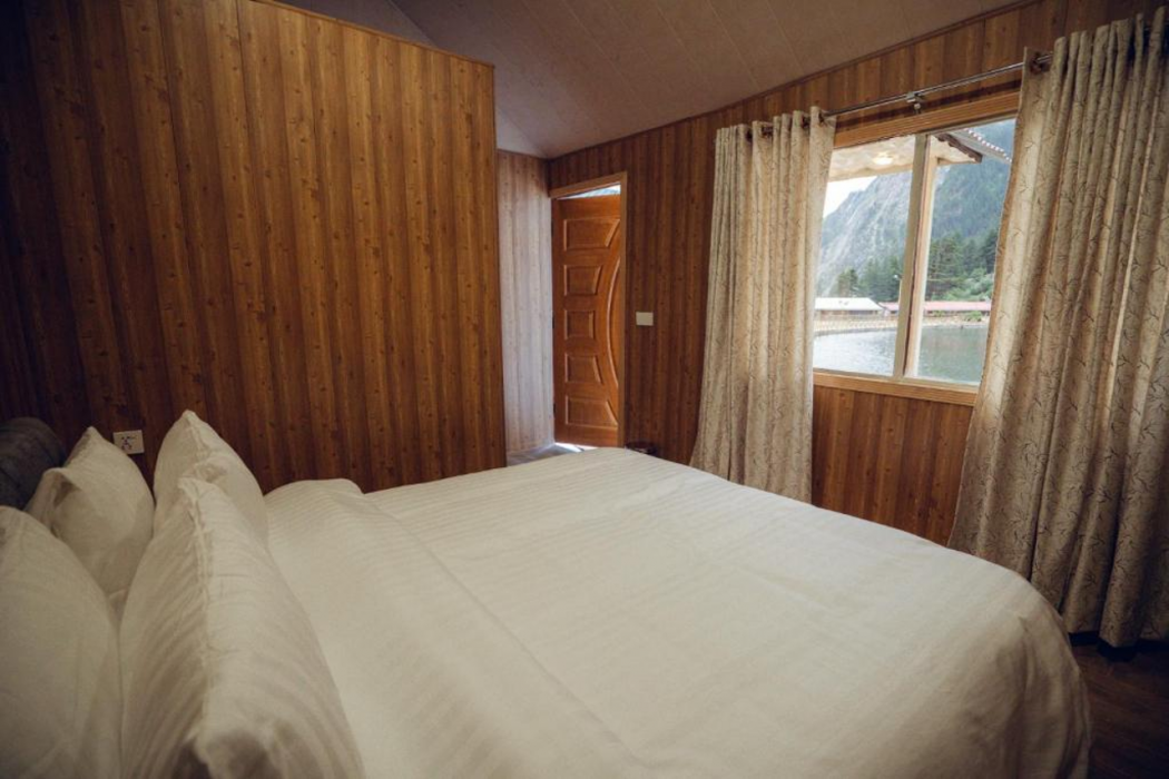 Azure Lagoon Resort 21/51