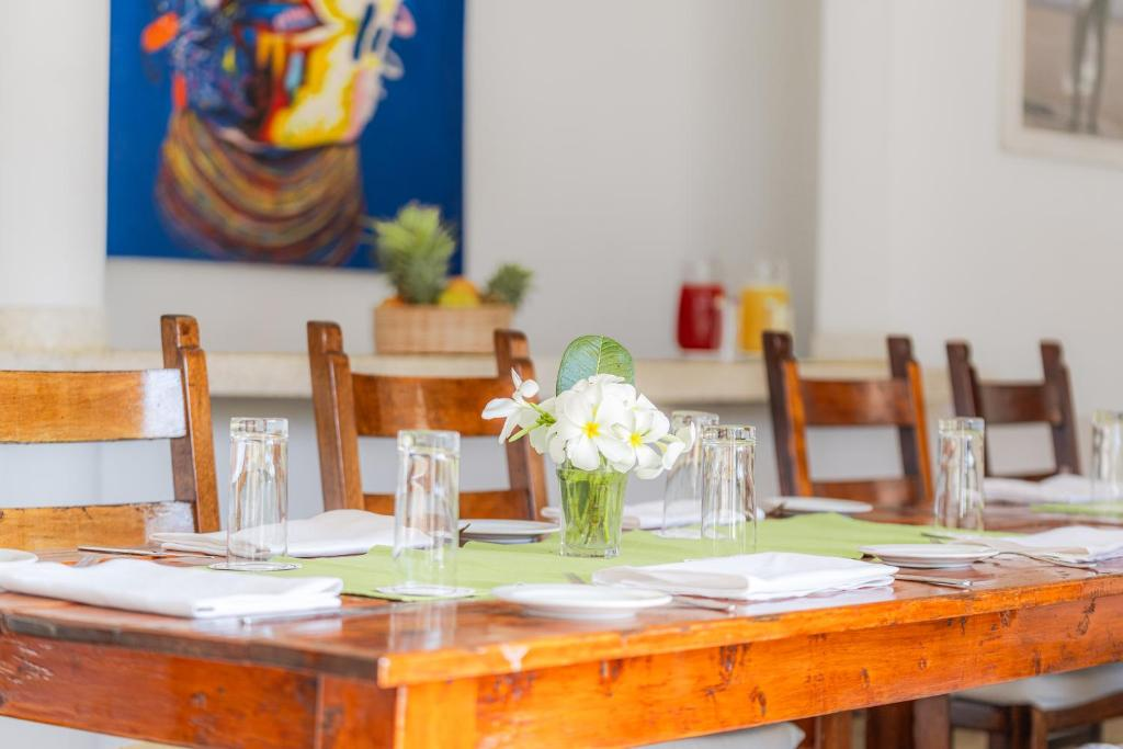Exploreans Beach Club and Villas Watamu 14/15
