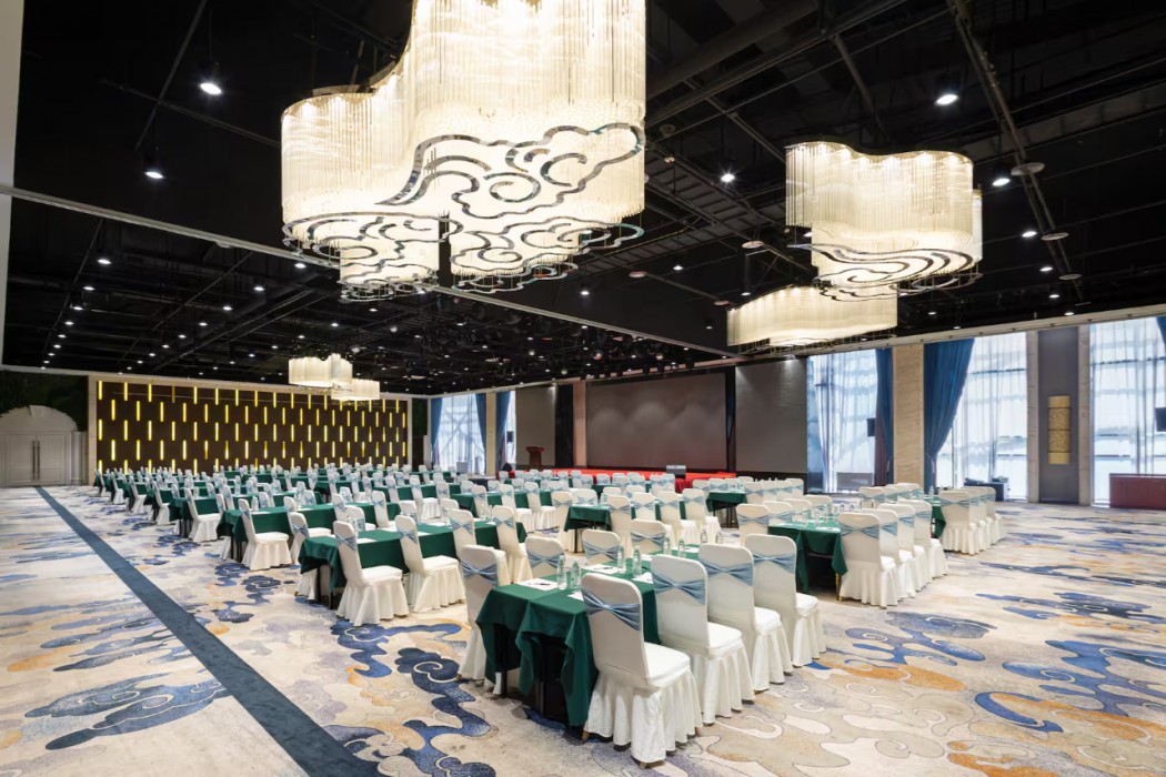 Days Hotel by Wyndham Urumqi Pingchuan Road 21/36