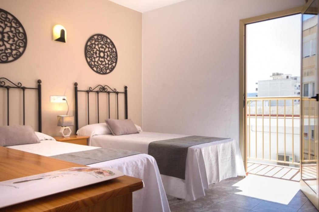 Azuline Hostal Dinamarca 22/35