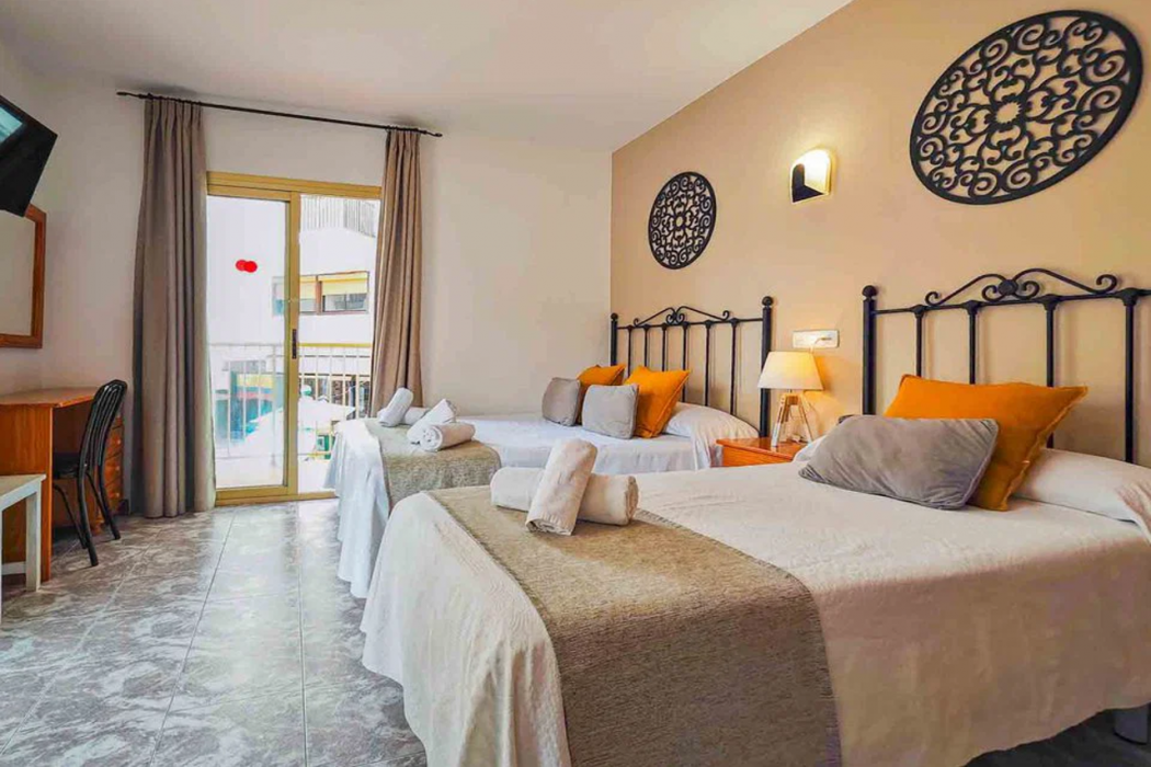 Azuline Hostal Dinamarca 27/35