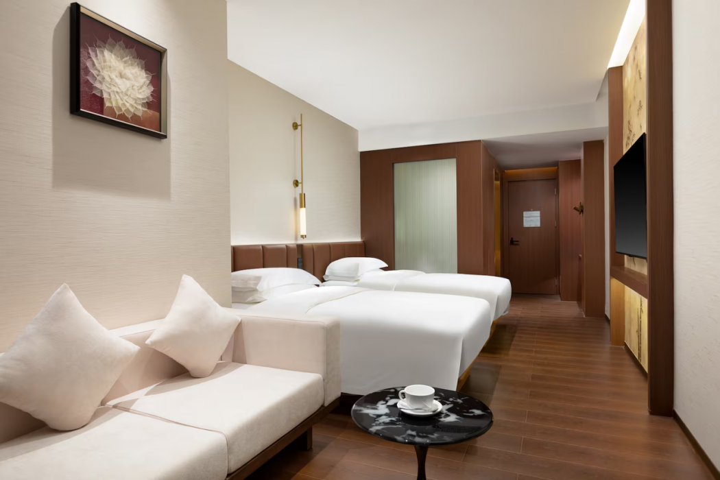 Ramada Encore by Wyndham Shantou Longhu 8/32