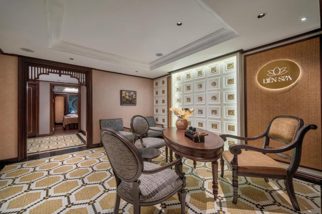 Tonkin Luxury Boutique Hotel & Spa 49/90