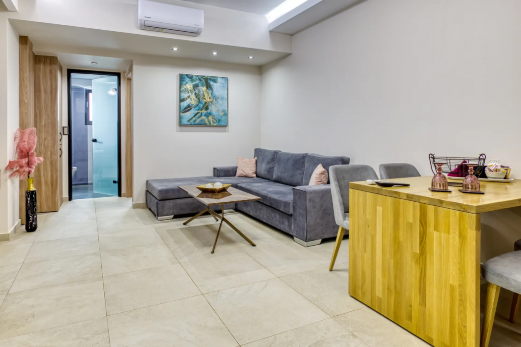 Sapphire Blue Suites 29/87