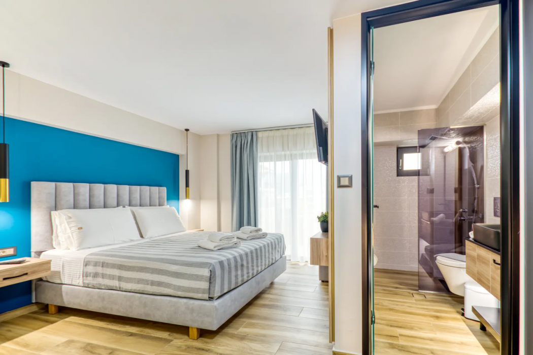 Sapphire Blue Suites 46/87