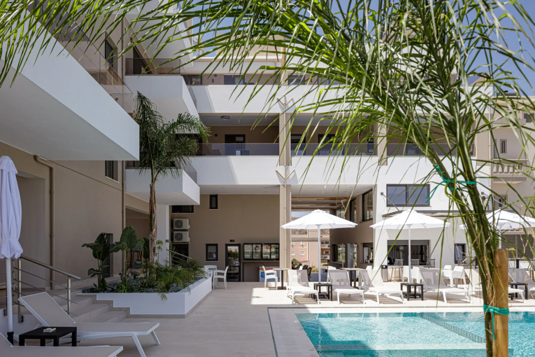 Sapphire Blue Suites 8/87