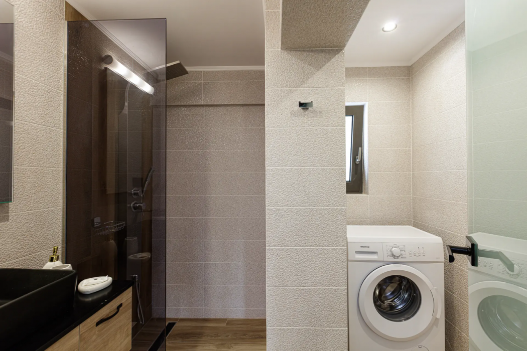 Sapphire Blue Suites 48/87