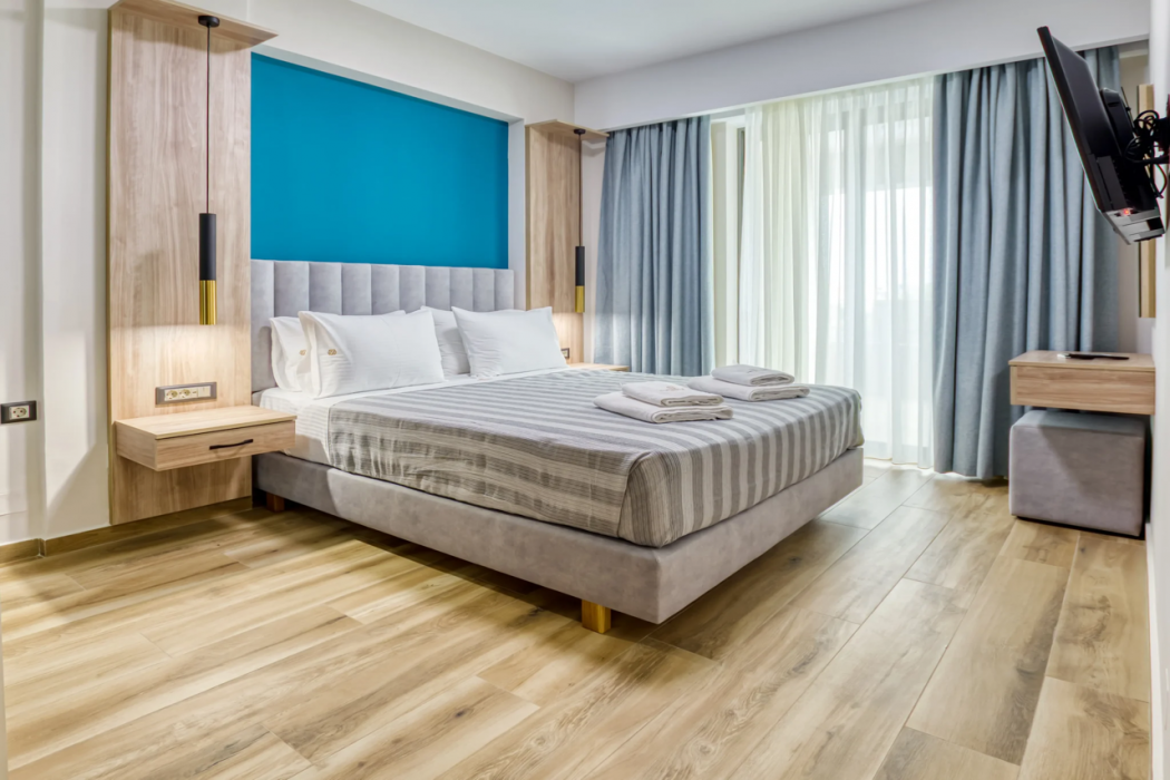 Sapphire Blue Suites 33/87