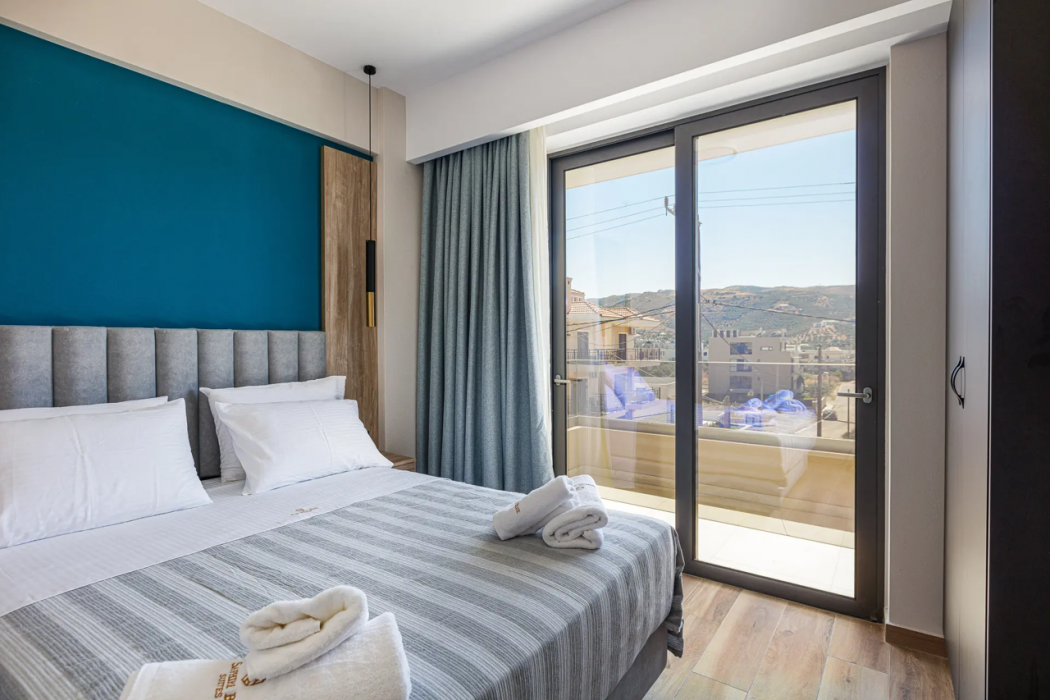 Sapphire Blue Suites 27/87