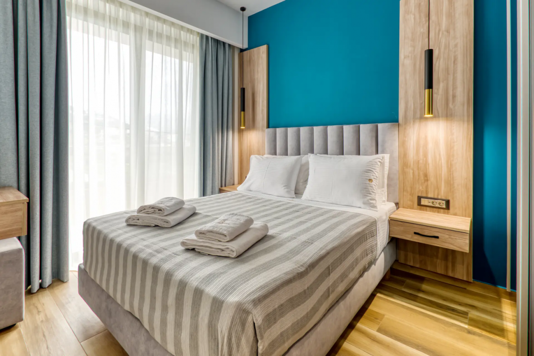 Sapphire Blue Suites 22/87