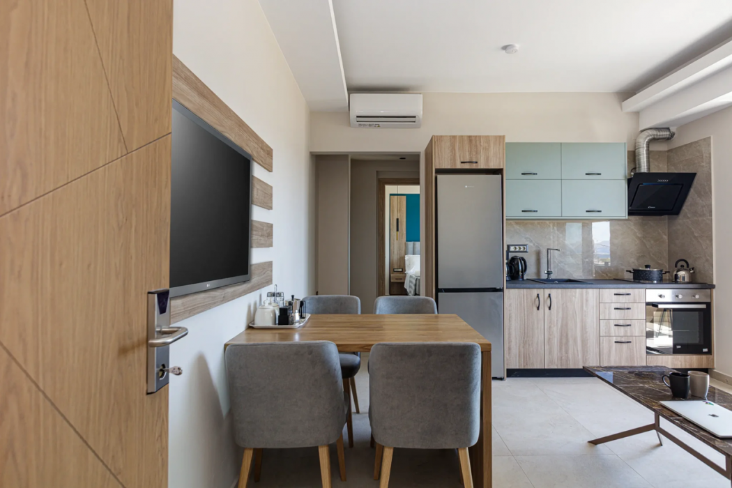 Sapphire Blue Suites 35/87