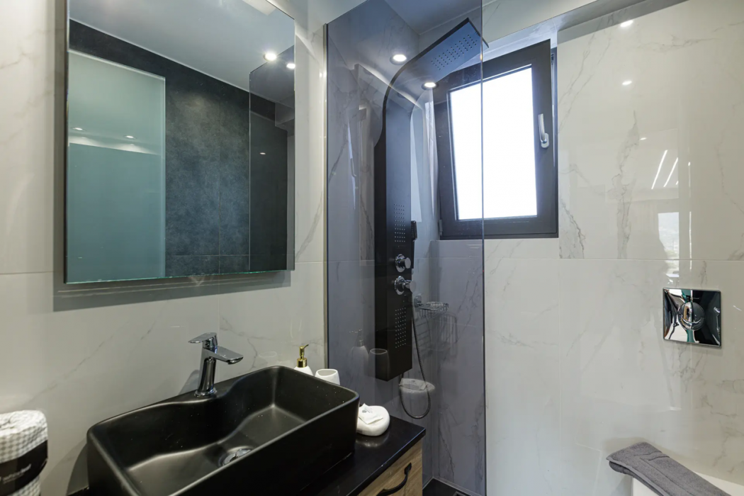 Sapphire Blue Suites 47/87