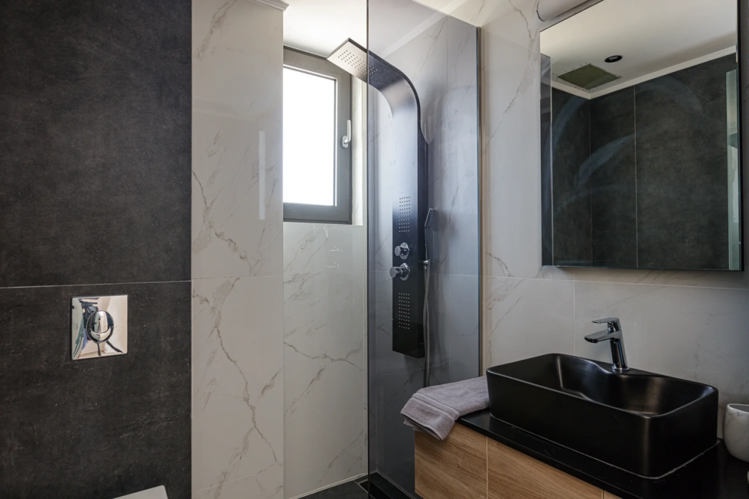 Sapphire Blue Suites 28/87