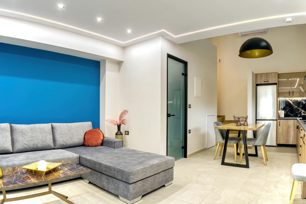 Sapphire Blue Suites 25/87
