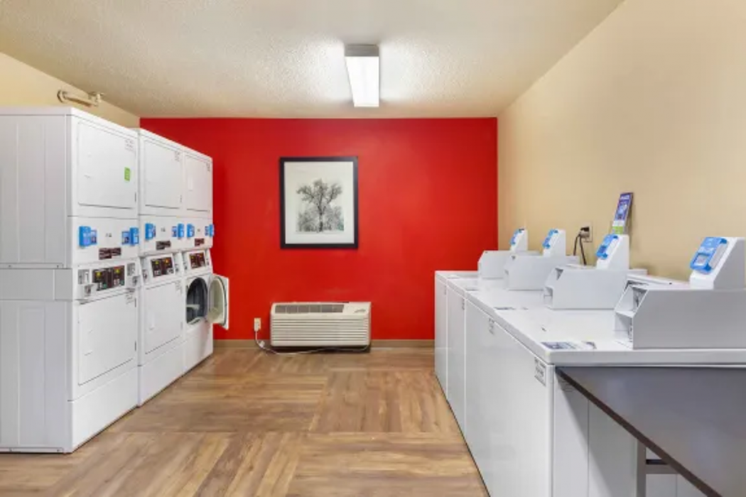 Extended Stay America Suites Raleigh Midtown 25/40