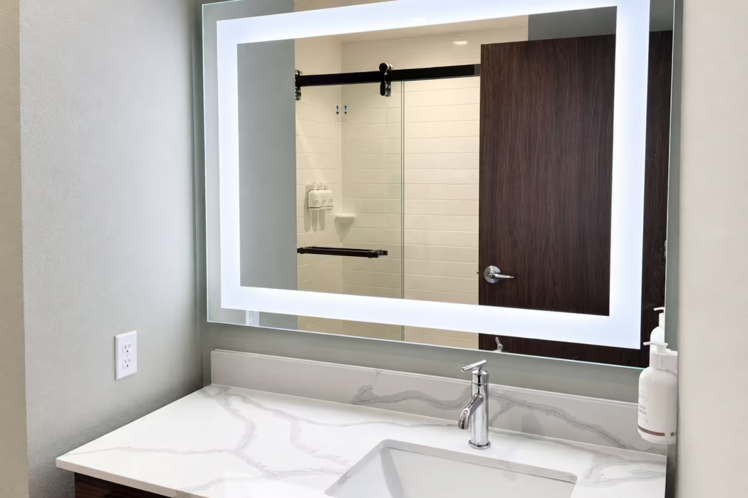 La Quinta Inn & Suites by Wyndham Roanoke Hollins/I-81 8/16