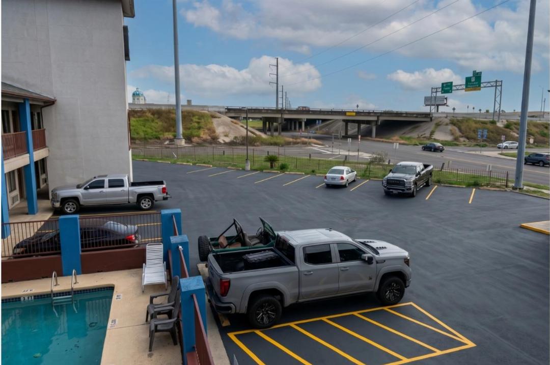 Airport Inn & Suites South Padre Island I 37 7/23