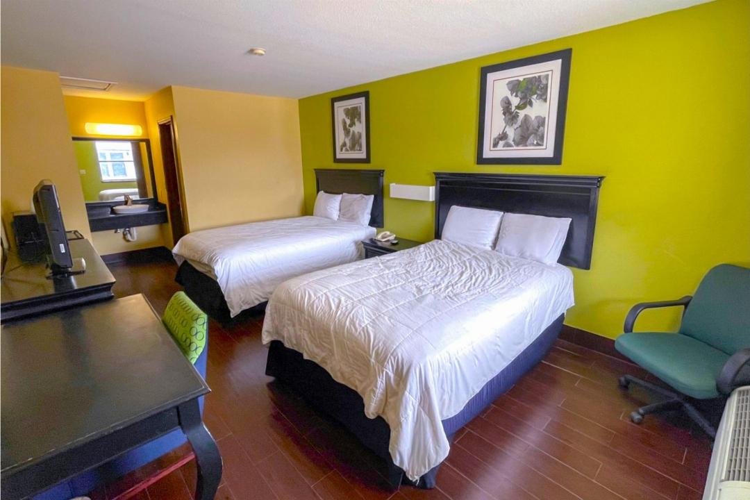 2 Full Beds Non-Smoking