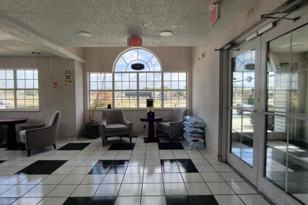Lobby at Classic Inn San Marcos, TX, Calumet Park - IL