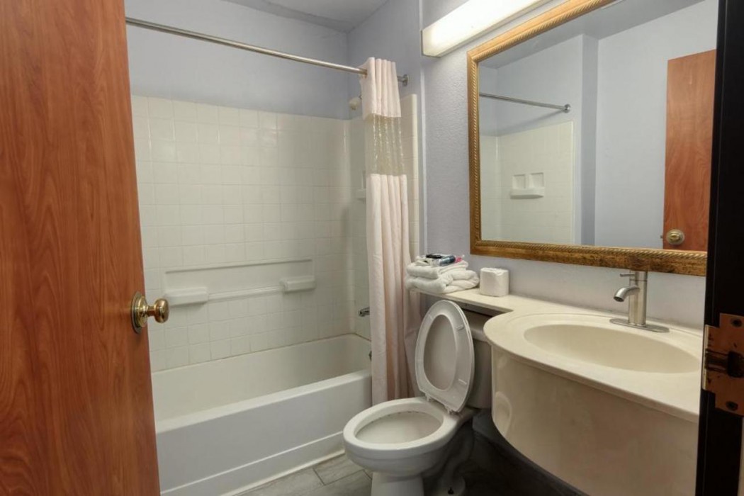Classic Inn San Marcos, TX 54/60
