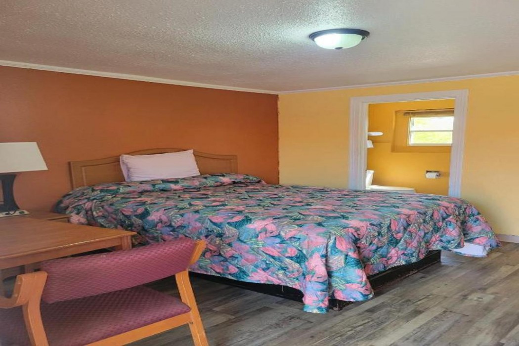 Relax Inn Daingerfield Near Mount Pleasant TX 6/19