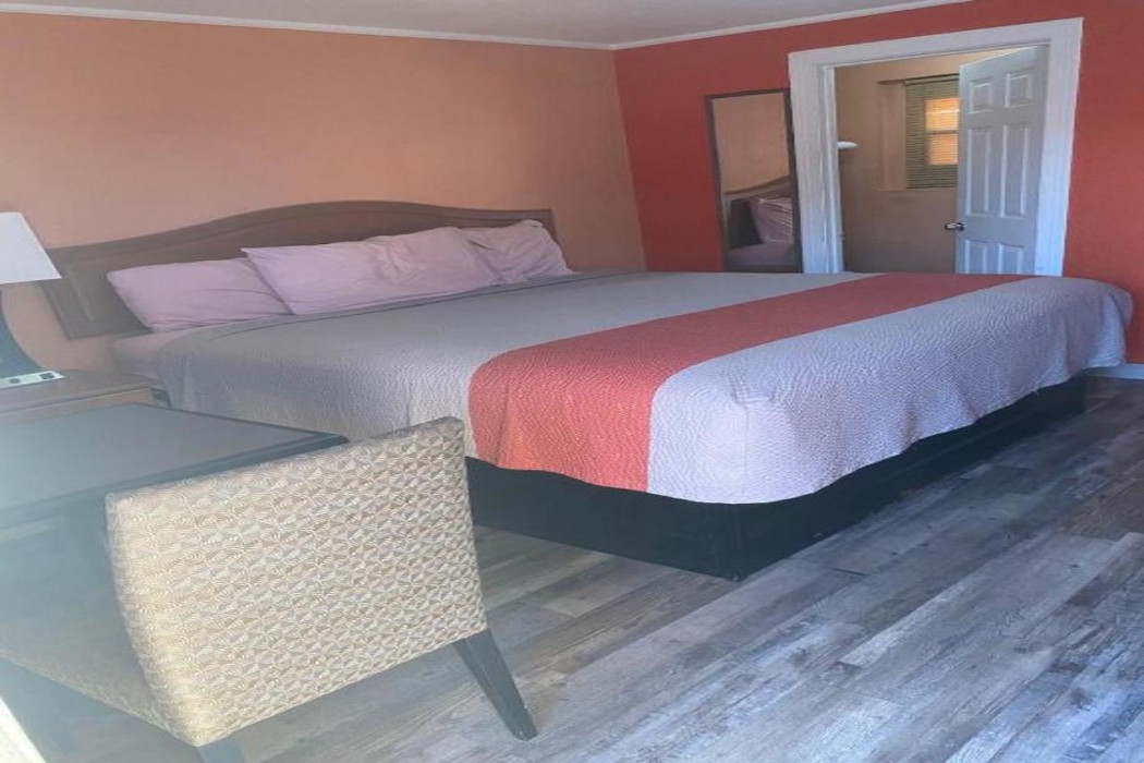 Room at Relax Inn Daingerfield Near Mount Pleasant TX, Daingerfield